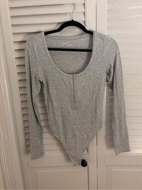 aerie Light Gray Long-Sleeve Scoop Neck Bodysuit